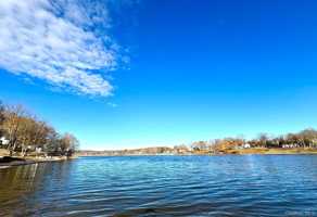 featured image of 25 W Lakeshore Dr