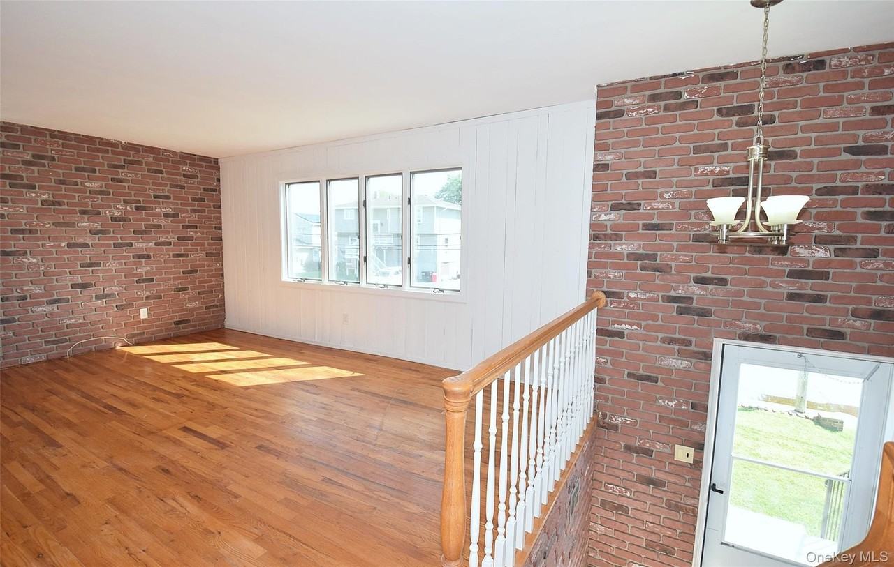 855 Surf St - Photo 3 of 21