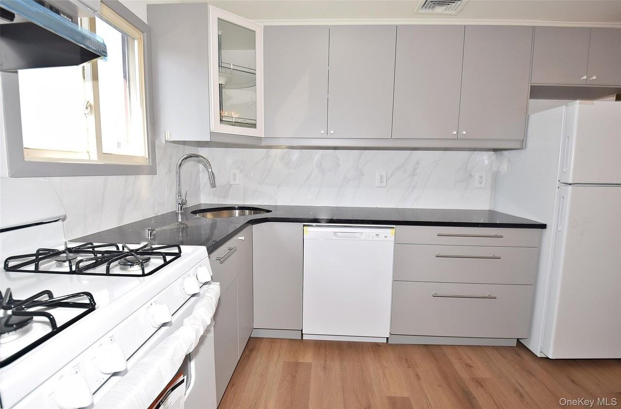 855 Surf St - Photo 6 of 21