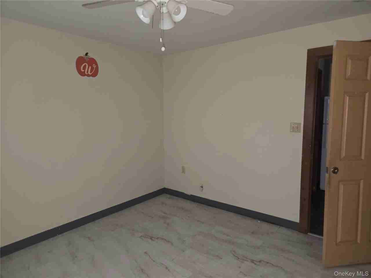154 N Washington St #4 - Photo 6 of 9