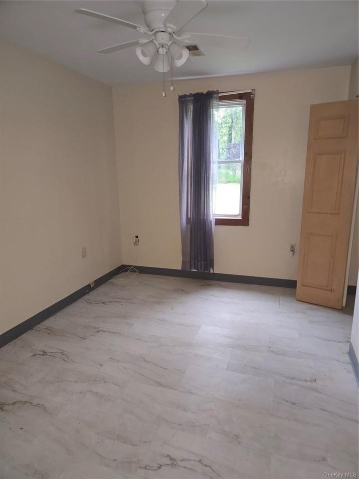 154 N Washington St #4 - Photo 7 of 9