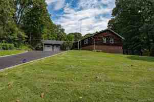 featured image of 37 Buckingham Dr