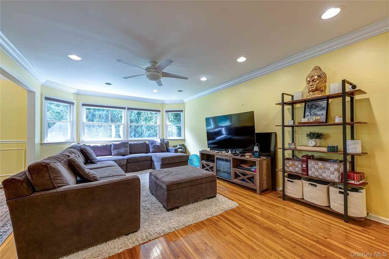 37 Buckingham Dr - Photo 6 of 24