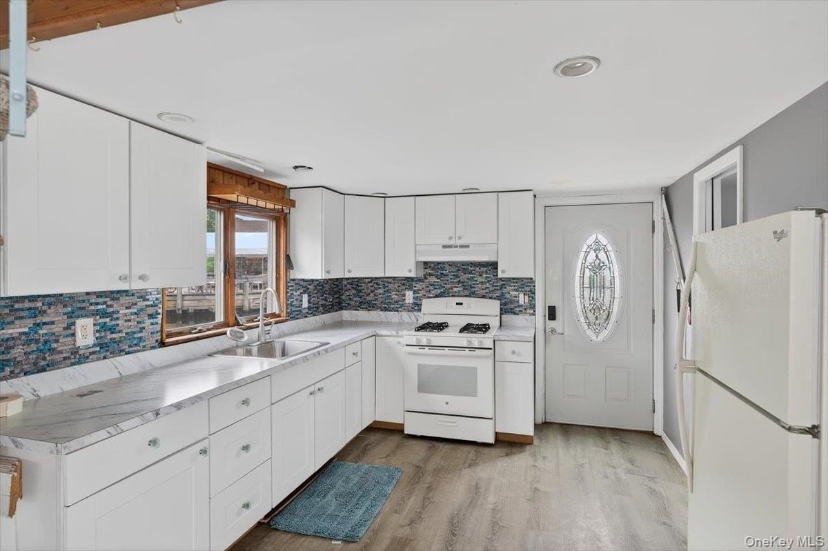149C Riverside Dr - Photo 2 of 14