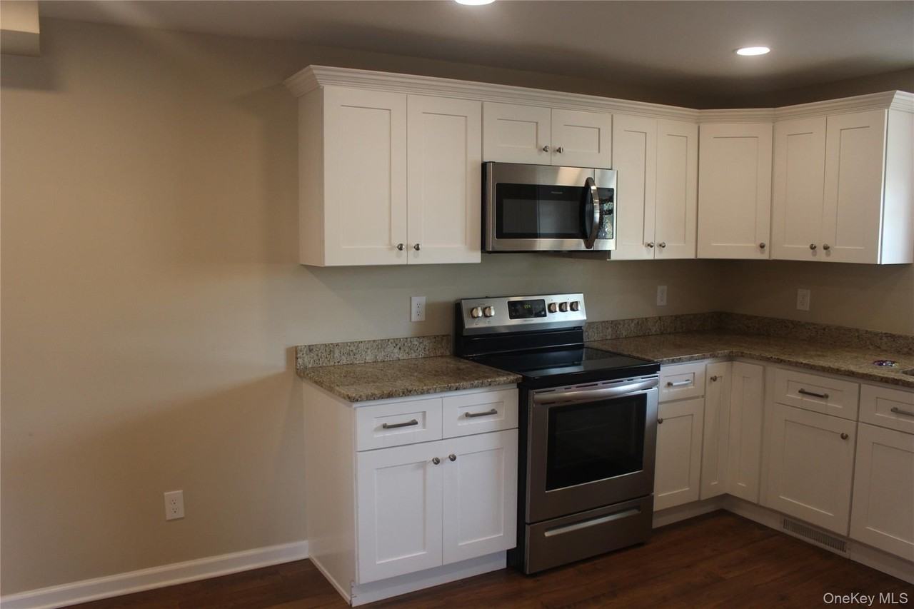 17 Bank St - Photo 4 of 21