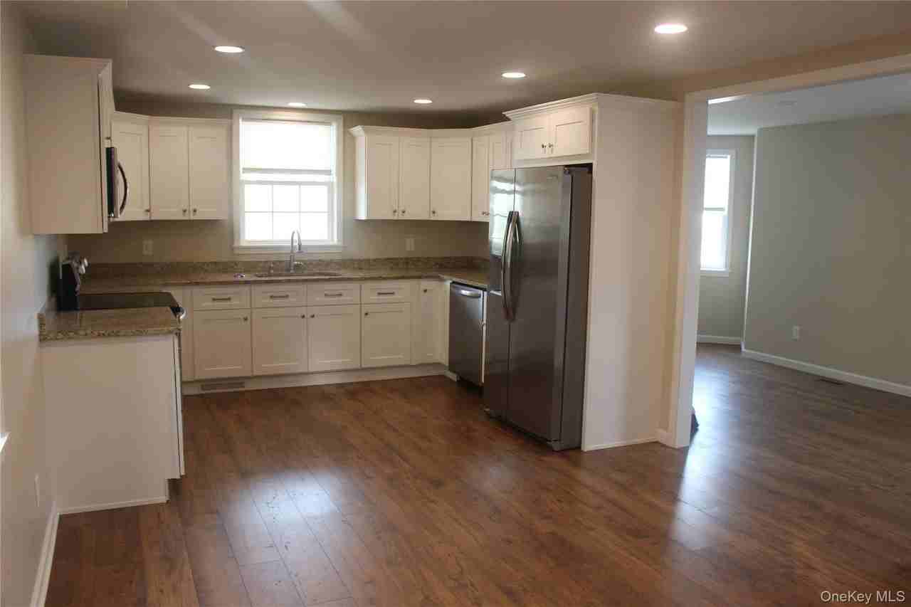 17 Bank St - Photo 5 of 21