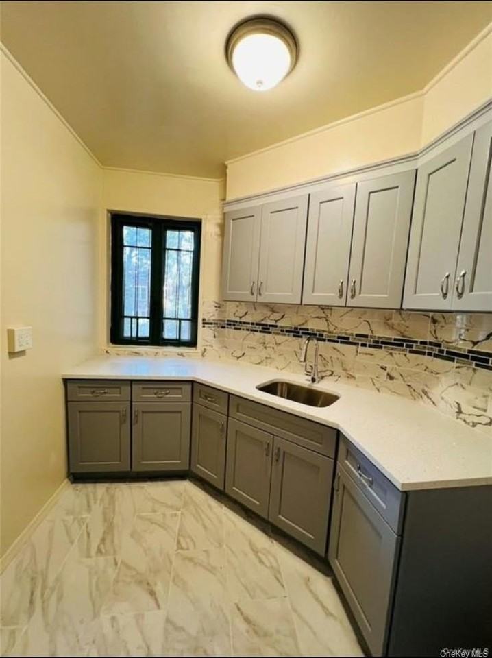2033 Mcgraw Ave #MH - Photo 6 of 6