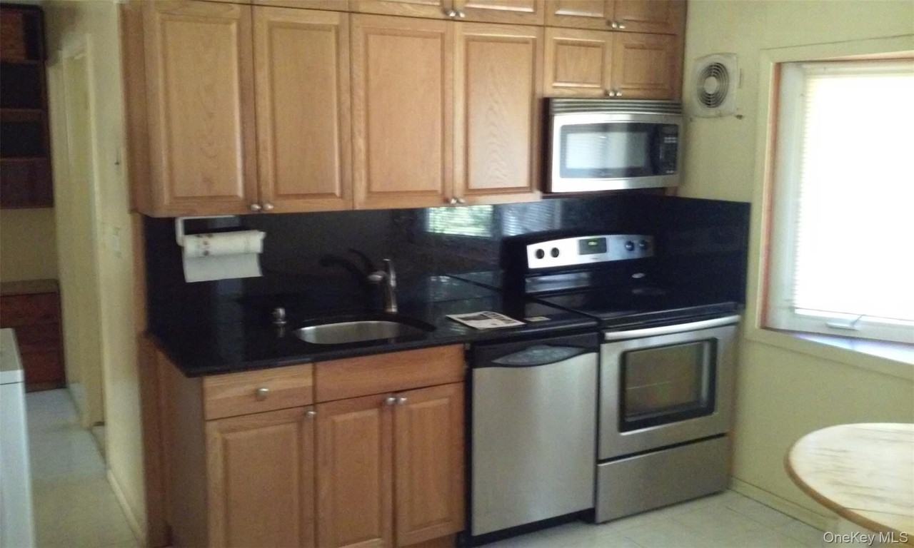 48 Hark Ln - Photo 2 of 9
