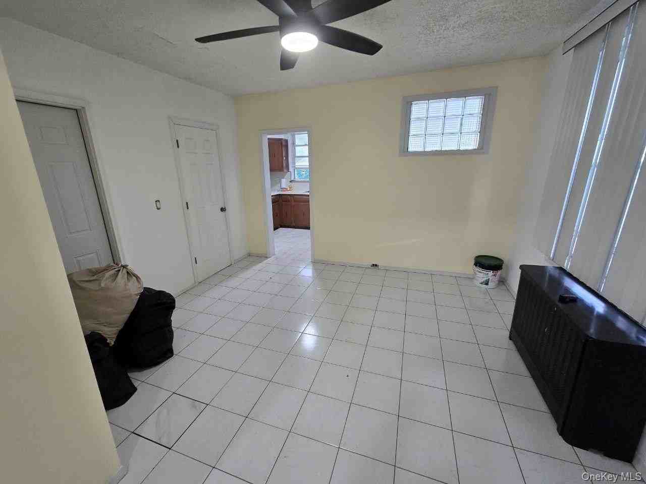 3175 Layton Ave - Photo 3 of 11