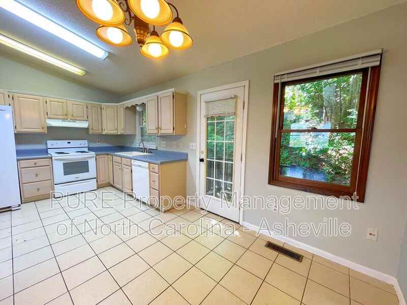 101 Hanlon Mountain Rd - Photo 6 of 33