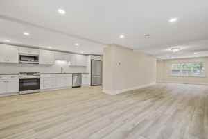 featured image of 6 Dale St #6