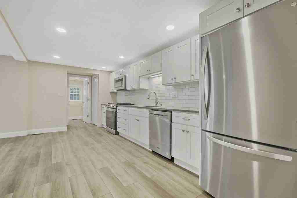 6 Dale St #6 - Photo 3 of 29