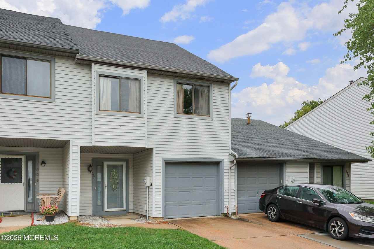 117 Lexington Cir - Photo 3 of 33
