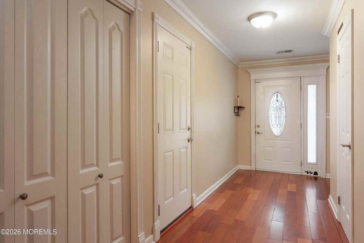 117 Lexington Cir - Photo 6 of 33