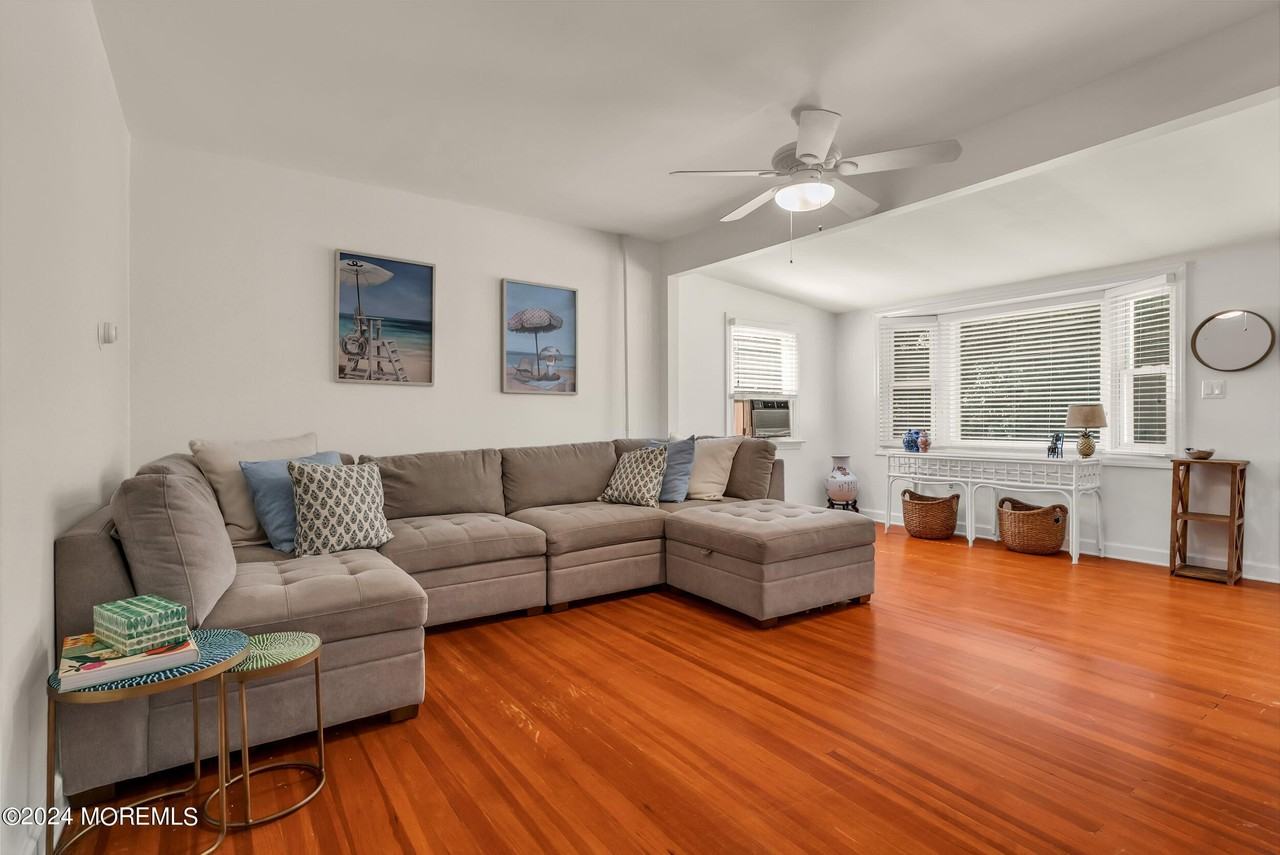 717 Corlies Ave - Photo 4 of 32