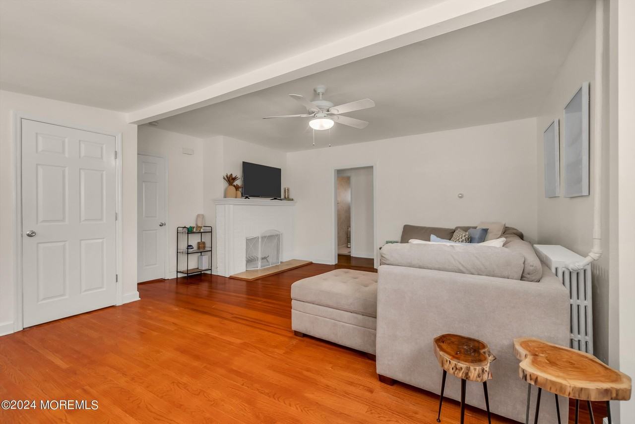 717 Corlies Ave - Photo 6 of 32