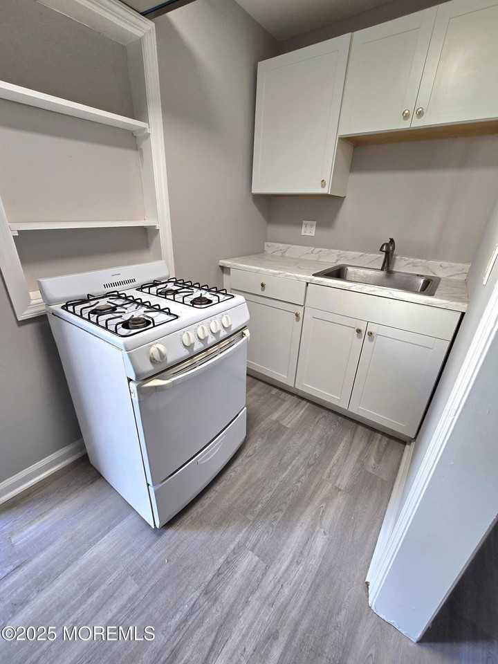 316 8th Ave #7 - Photo 2 of 6