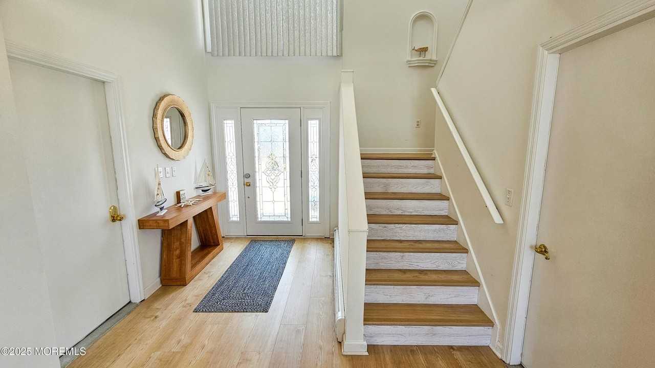 1386 Paul Blvd - Photo 3 of 44