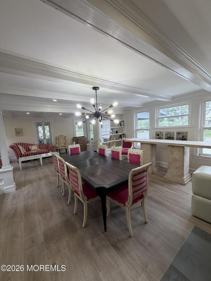 404 Lake Dr - Photo 3 of 11