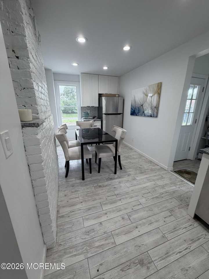 404 Lake Dr - Photo 5 of 11