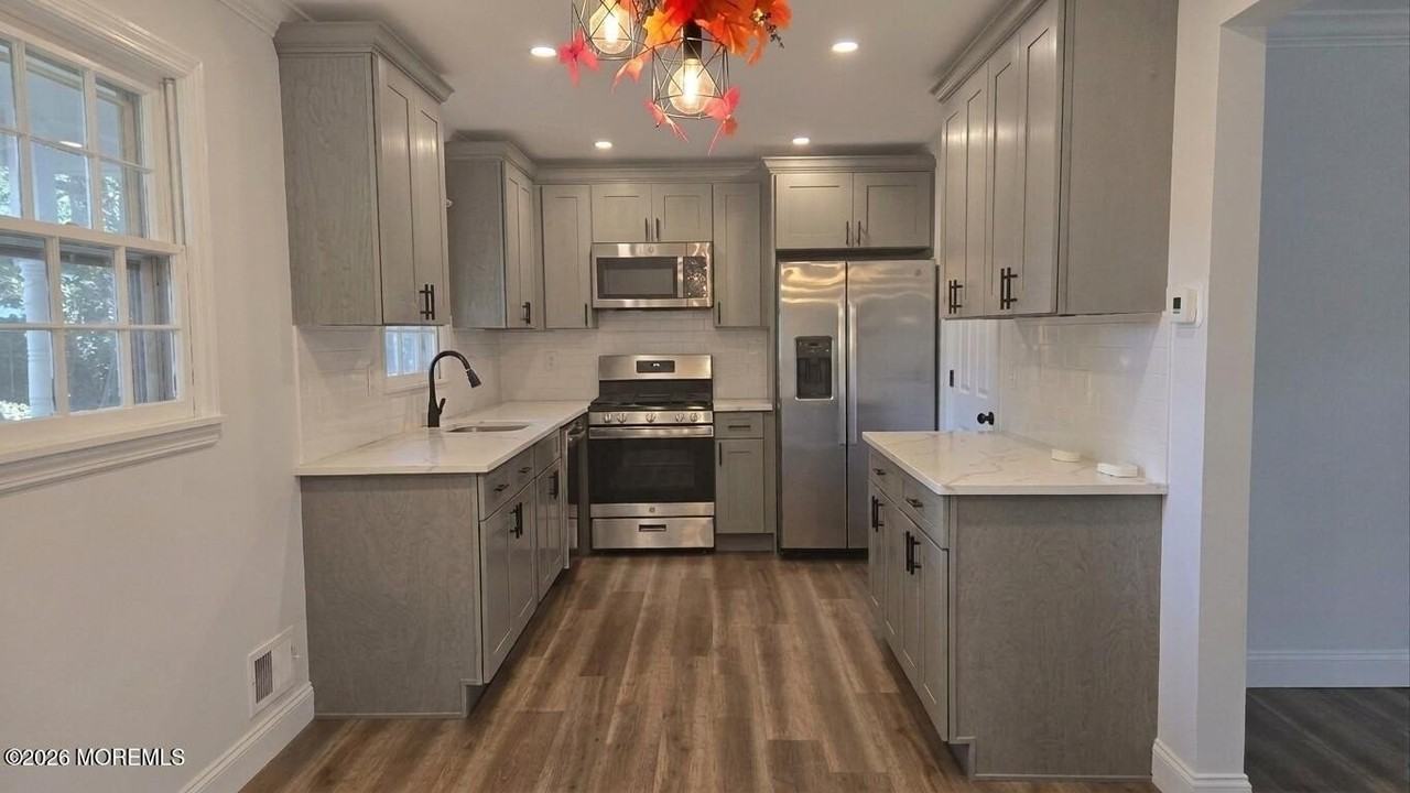 8 Oak Leaf Ln - Photo 3 of 11