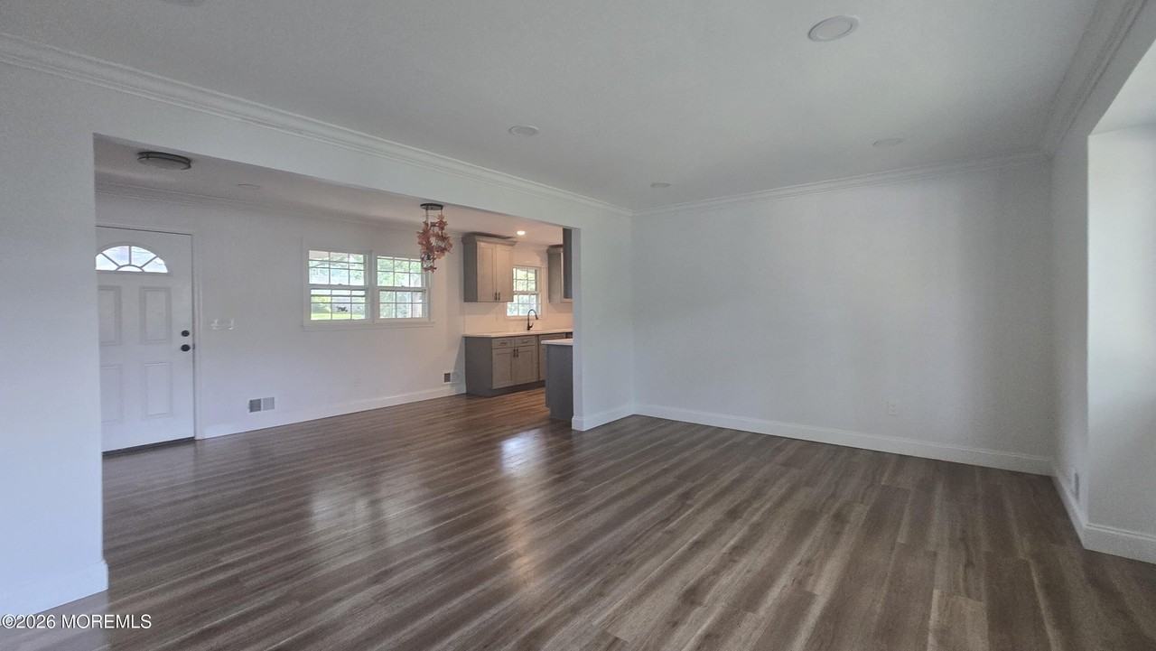 8 Oak Leaf Ln - Photo 5 of 11