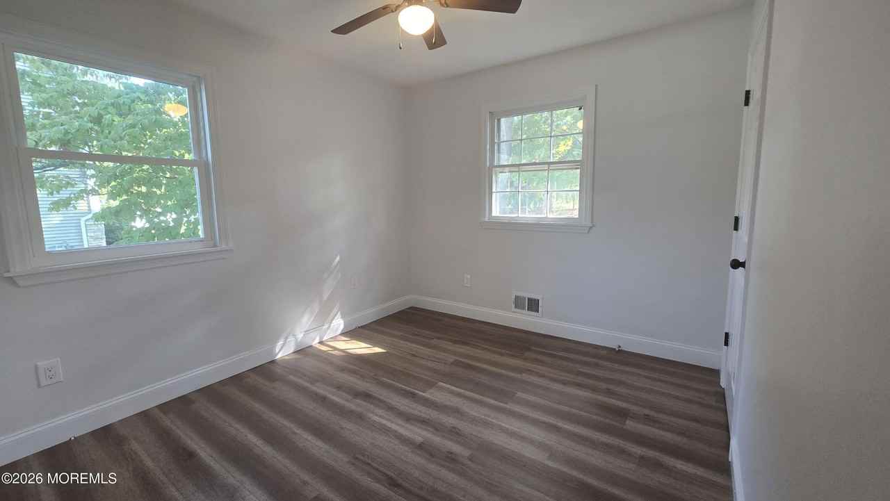 8 Oak Leaf Ln - Photo 6 of 11