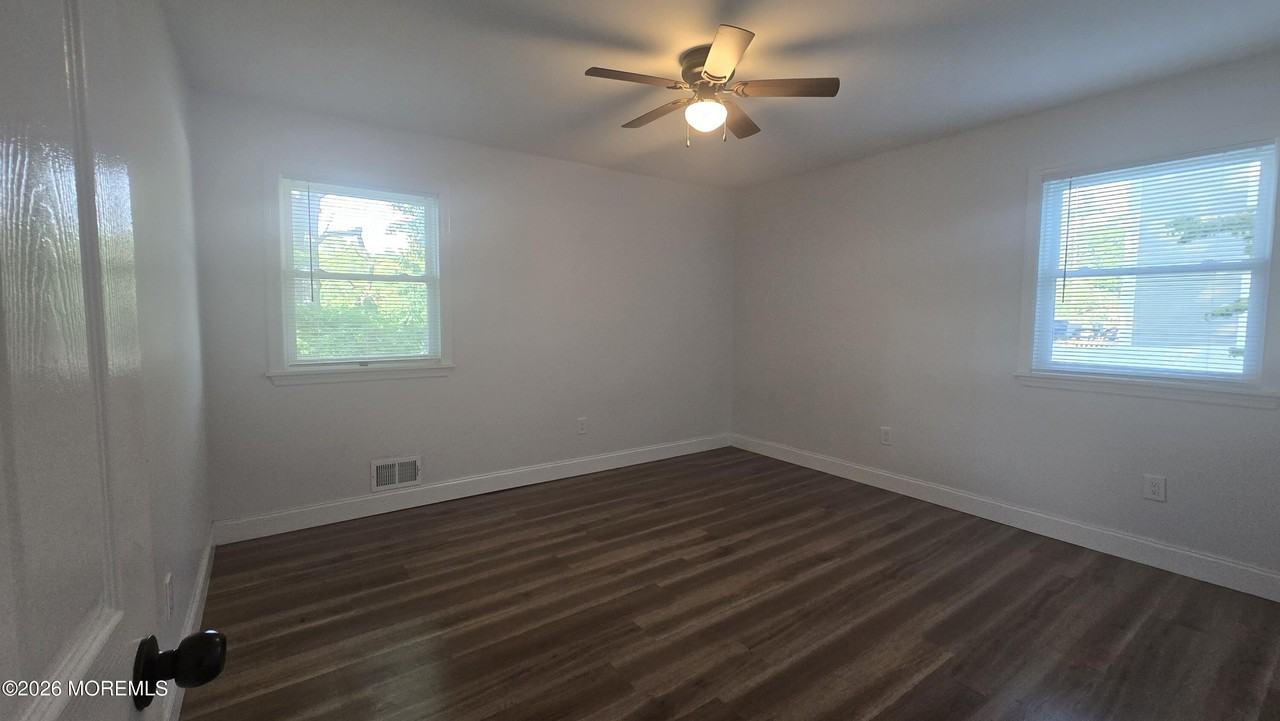 8 Oak Leaf Ln - Photo 7 of 11