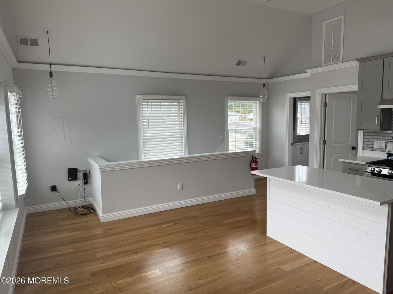 711 Broad St - Photo 6 of 15
