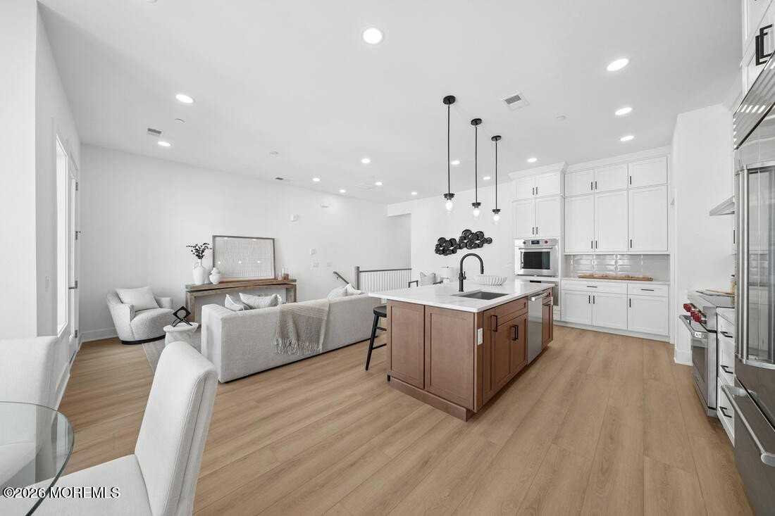 409 Lake Ave - Photo 3 of 24
