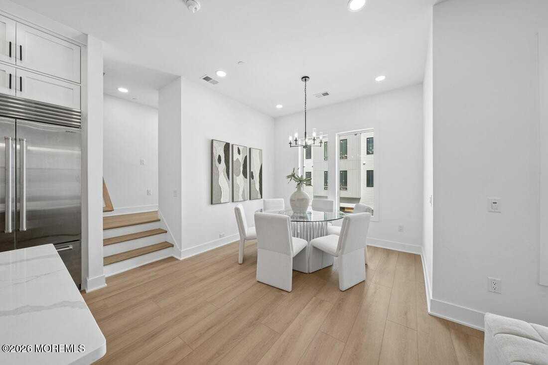 409 Lake Ave - Photo 4 of 24