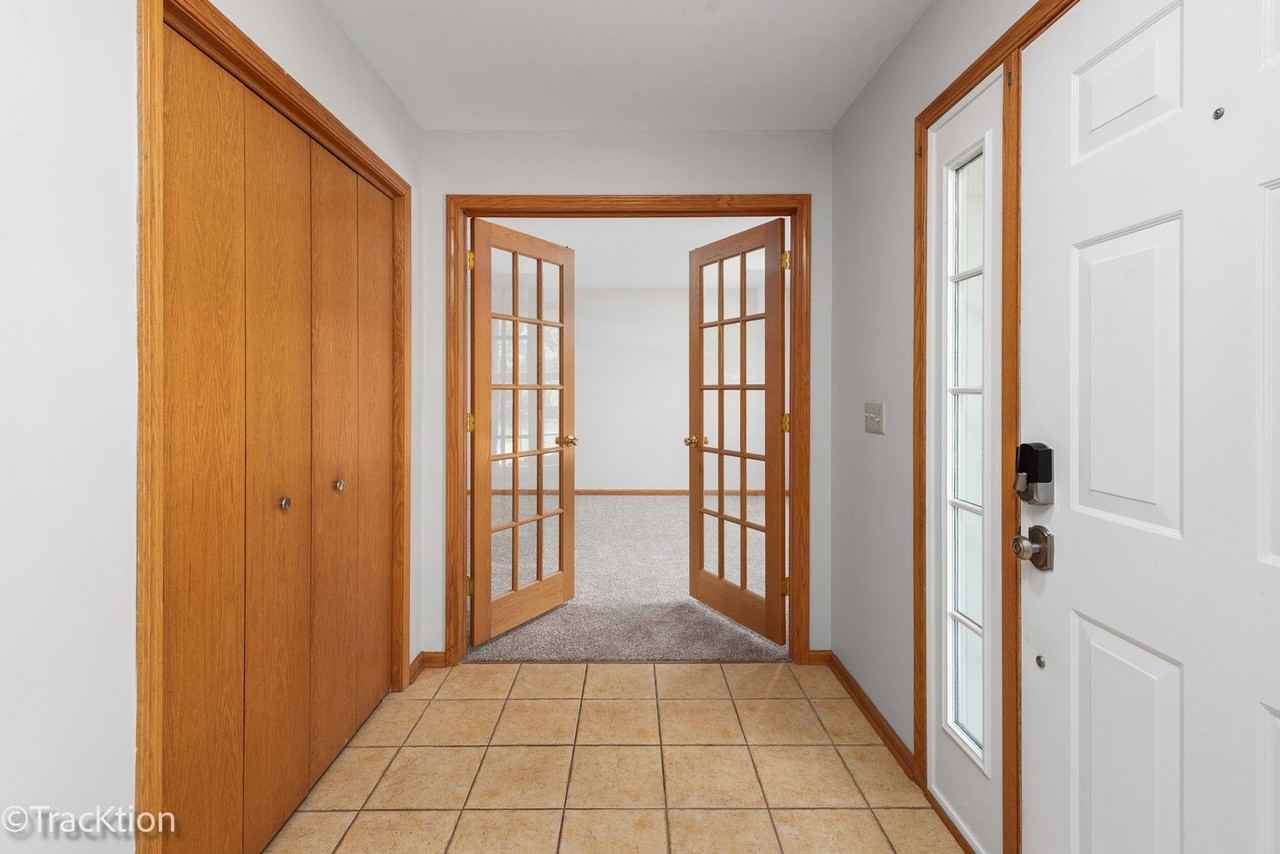 3081 Barnstable Ct - Photo 2 of 23