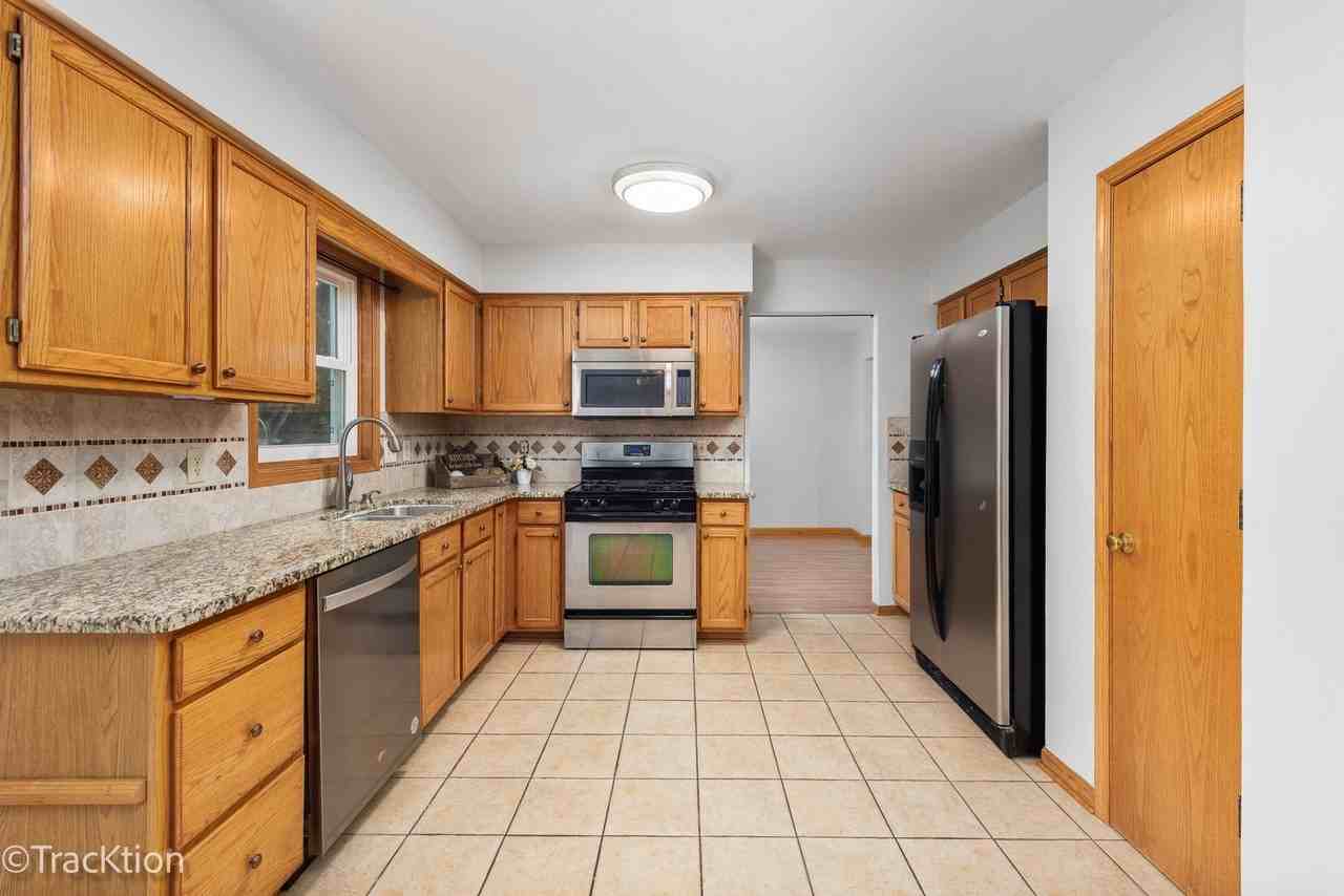 3081 Barnstable Ct - Photo 7 of 23