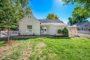 136 S Lincoln Ave - Photo 1 of 1
