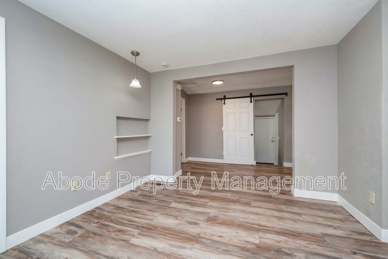 136 S Lincoln Ave - Photo 3 of 16