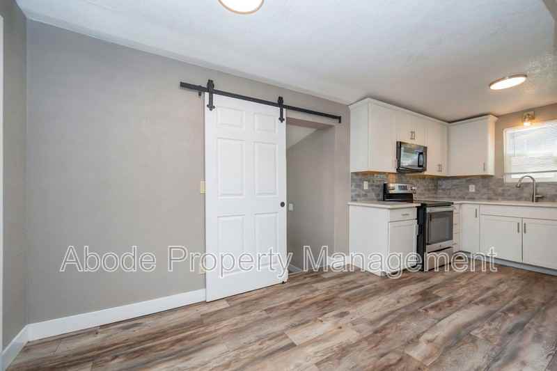 136 S Lincoln Ave - Photo 5 of 16