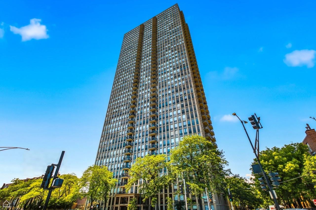 1660 N La Salle Dr #508