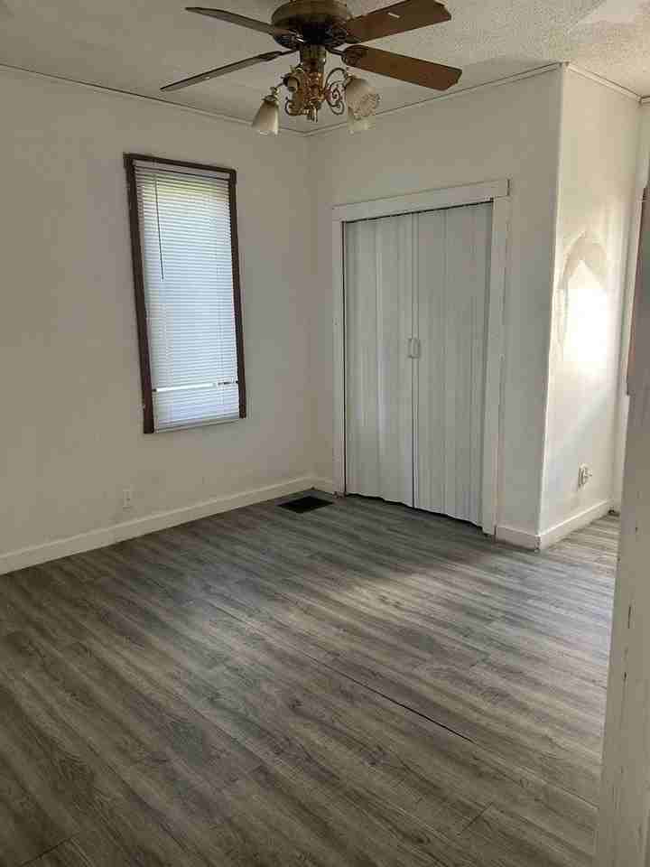 2415 Main St - Photo 5 of 7
