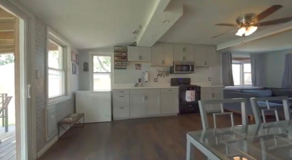 2303 Sweetbriar St - Photo 2 of 10