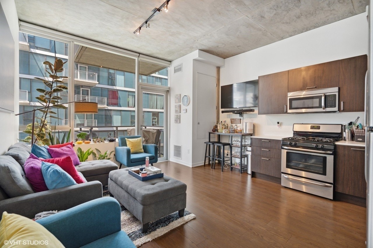 1345 S Wabash Ave #408 - Photo 2 of 9