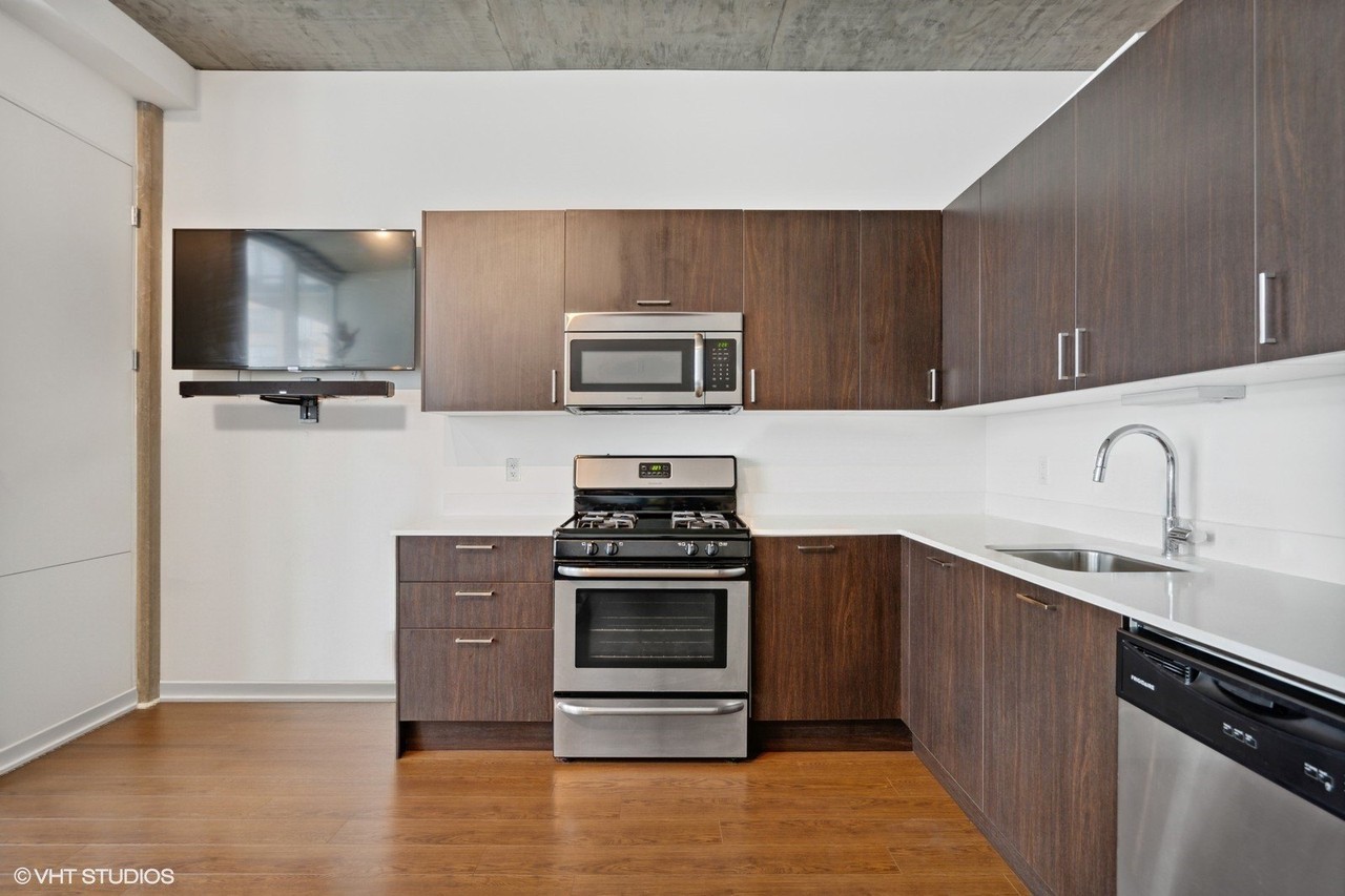 1345 S Wabash Ave #408 - Photo 5 of 9