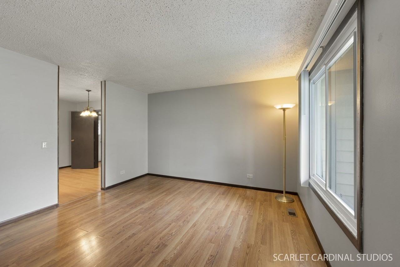 2S211 Sanchez Dr - Photo 3 of 16
