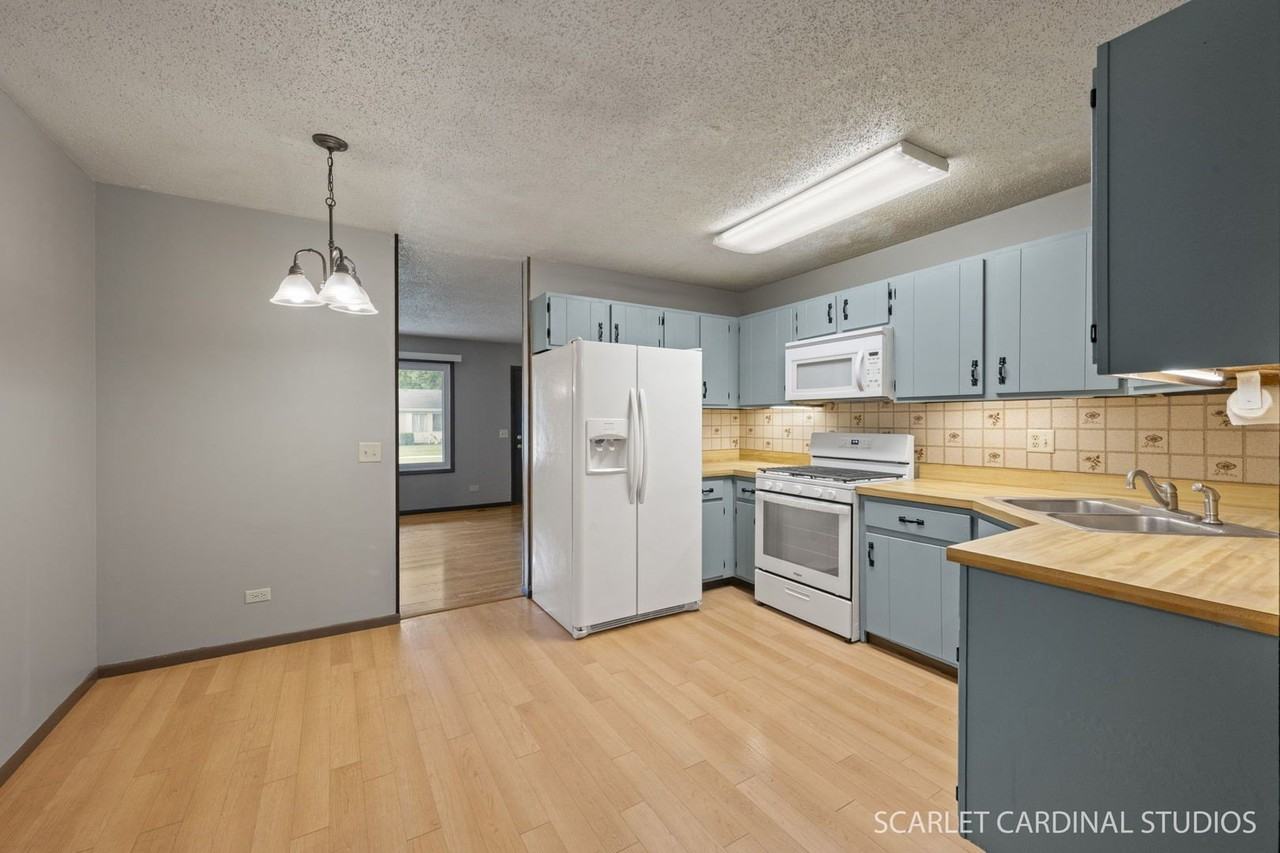2S211 Sanchez Dr - Photo 5 of 16