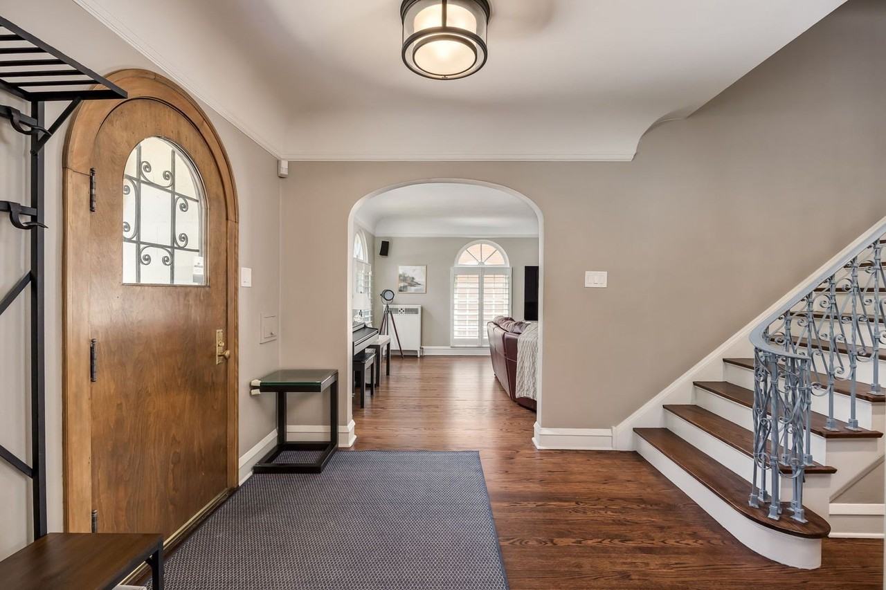 1135 N Kenilworth Ave - Photo 6 of 50