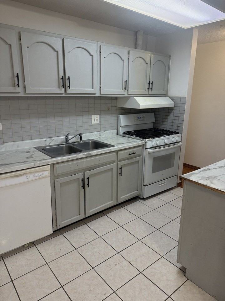 510 Hill Dr #207 - Photo 3 of 13