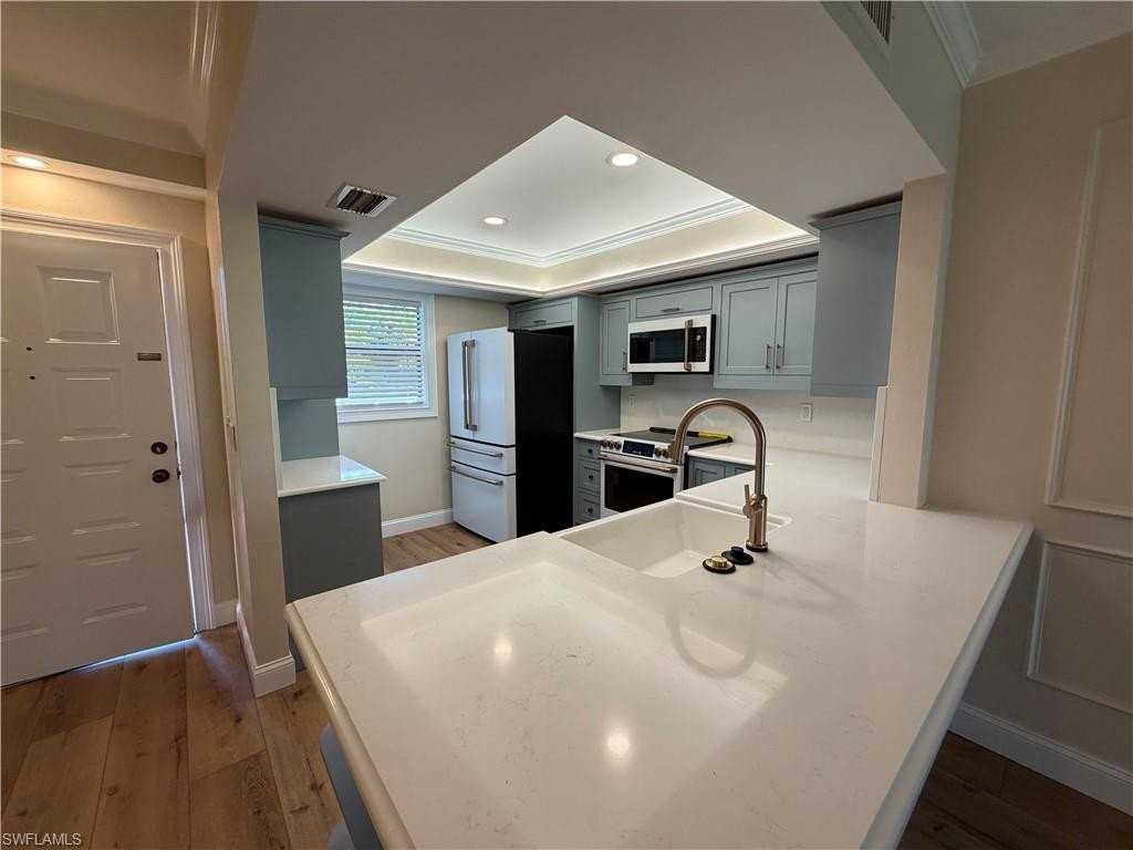 1733 Courtyard Way #104 - Photo 2 of 16