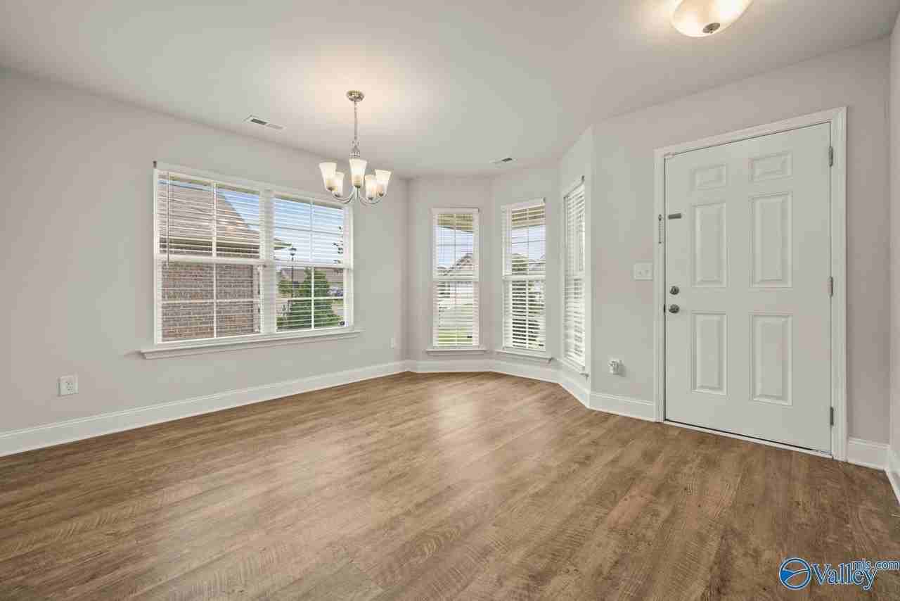 127 Ardsley Dr - Photo 5 of 27
