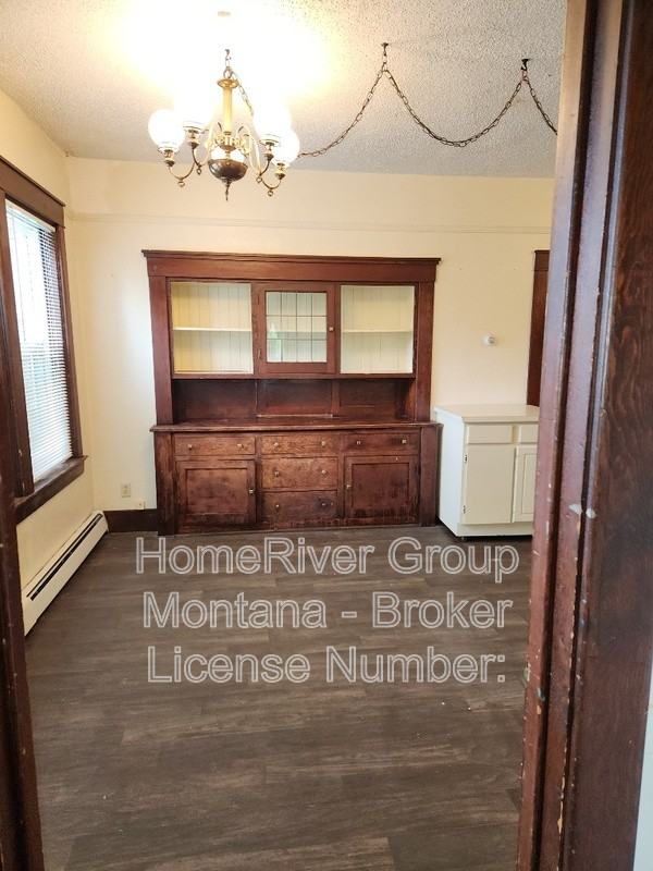 544 S 3rd St W - Photo 2 of 23