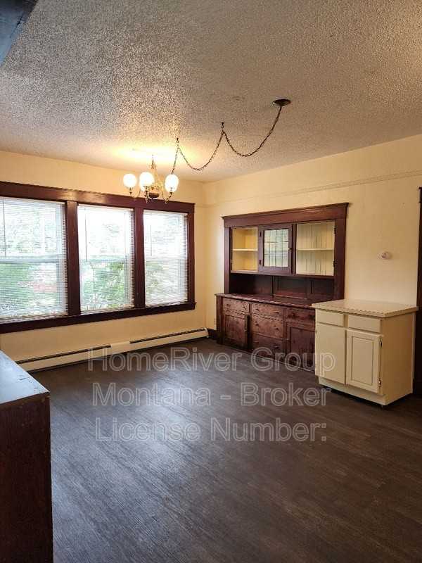 544 S 3rd St W - Photo 5 of 23