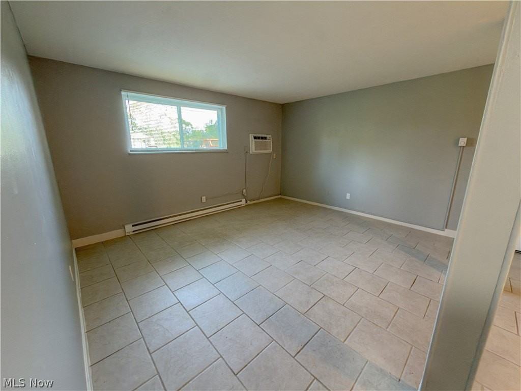 640 S Shore Ct - Photo 4 of 19